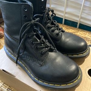 Dr. Marten’s 1460 women’s Pascal Virginia Leather Boots